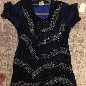 Pakistani shalwar kameez.